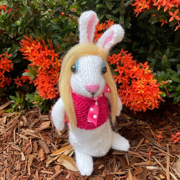 Hand crafted Barbie knit and needle felted Barbiecore bunny artisan 1 of a kind - Picture 8 of 16